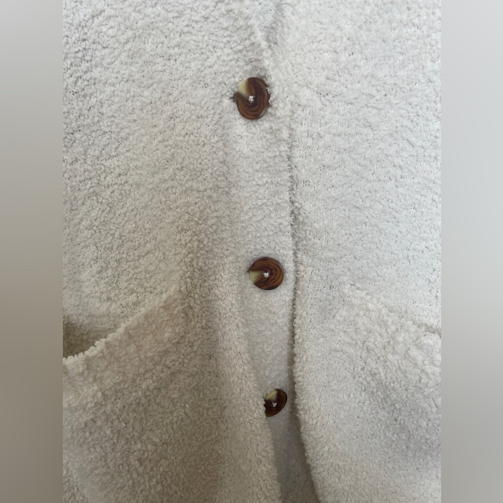 UGG Women’s Cardigan - Picture 3 of 6